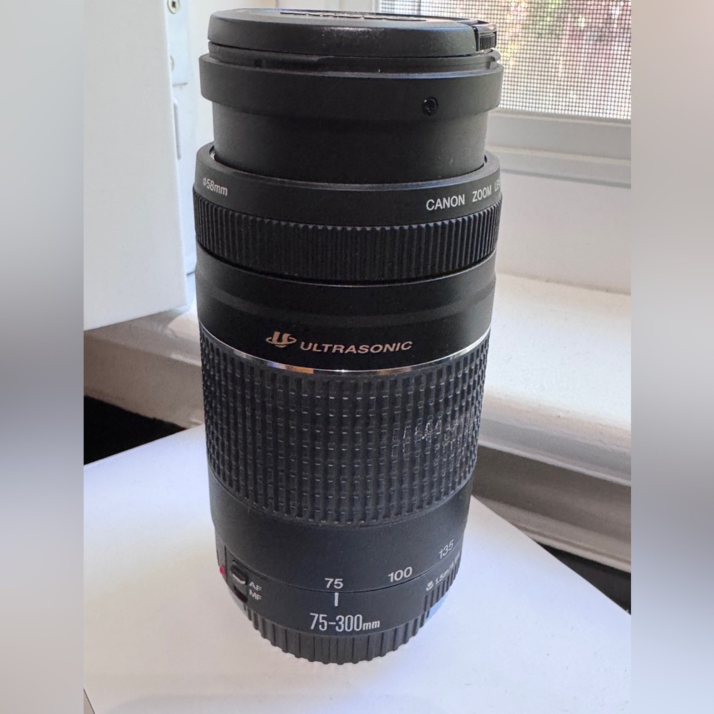 📸✨ HOST PICK✨📸 Canon EF 75–300mm Ultrasonic Telephoto Zoom Lens ✨📸